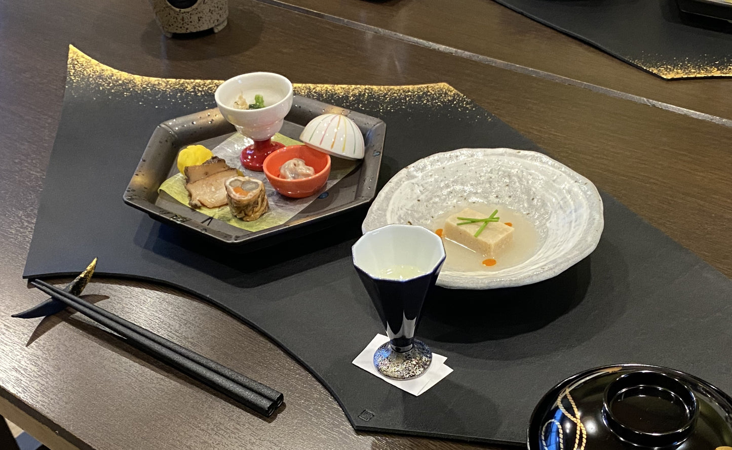 Leather and lacquer placemat "Oboro"