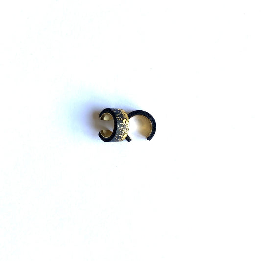 Leather and black lacquer ear cuff Oboro